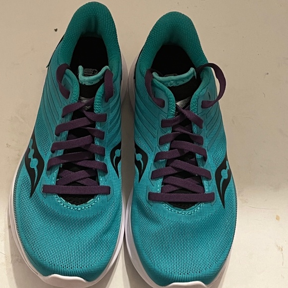SAUCONY | Women's Kinvara 12 Running Shoes Green Purple Black Size 5 - Picture 7 of 9